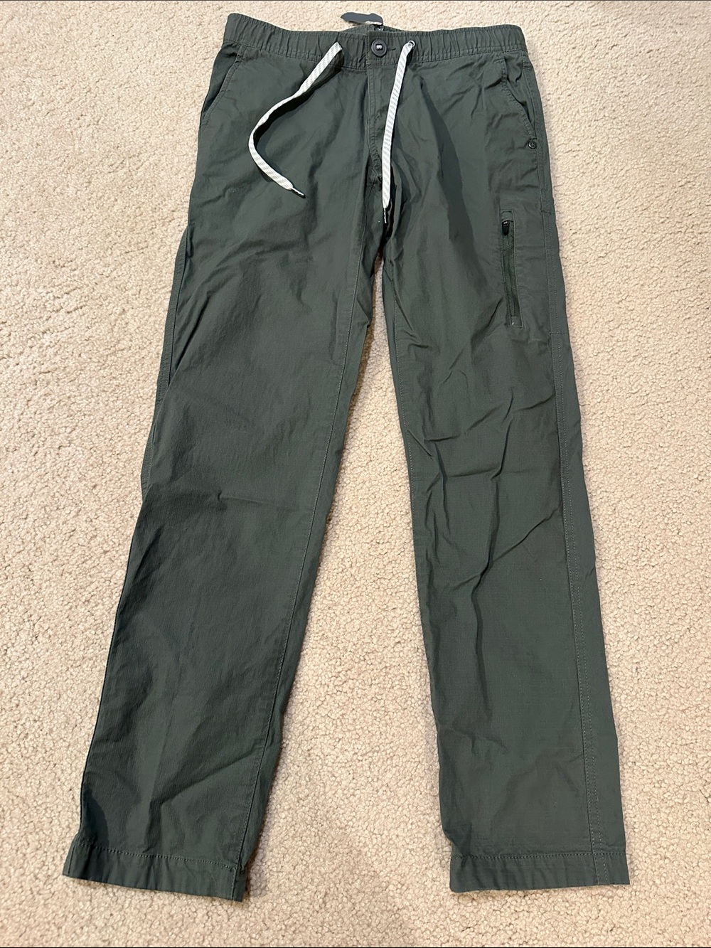 Vuori women’s rip stop pants, small